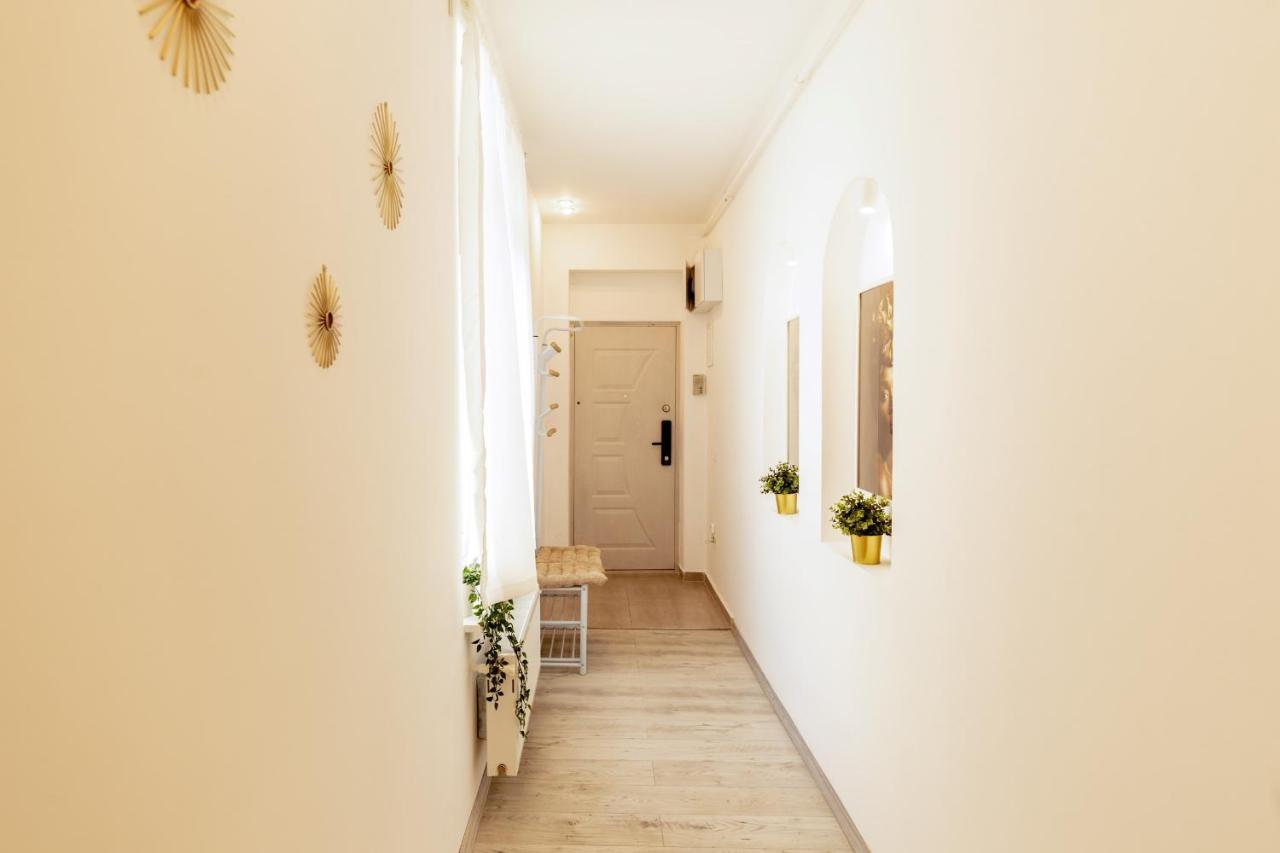 Ideal Stay: Spacious 2Br Apt Near Calea Victoriei Βουκουρέστι Εξωτερικό φωτογραφία